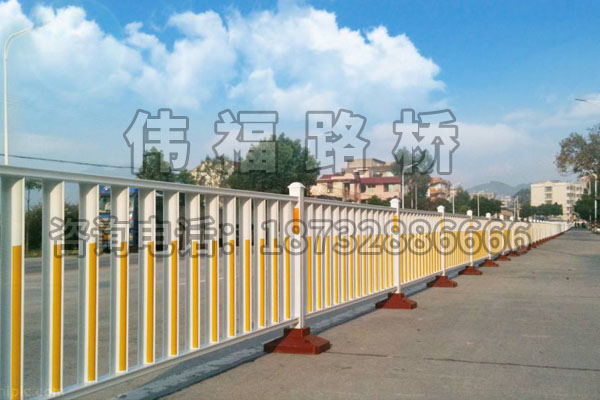 交通护栏