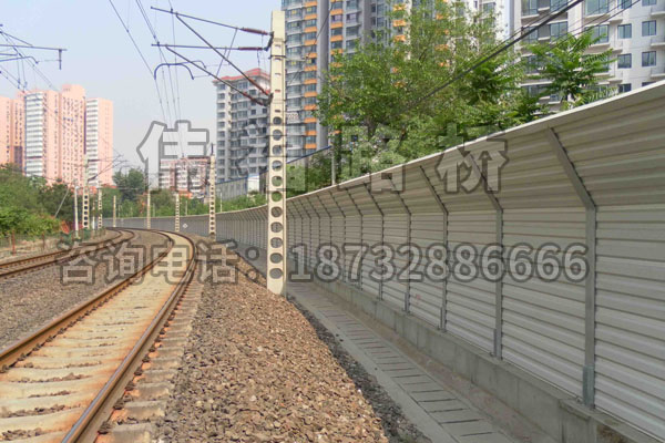 铁路声屏障